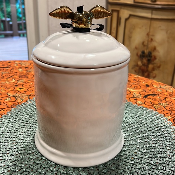 NWT Rae Dunn Harry Potter Golden Snitch Cookie Jar 10”. - Picture 5 of 10